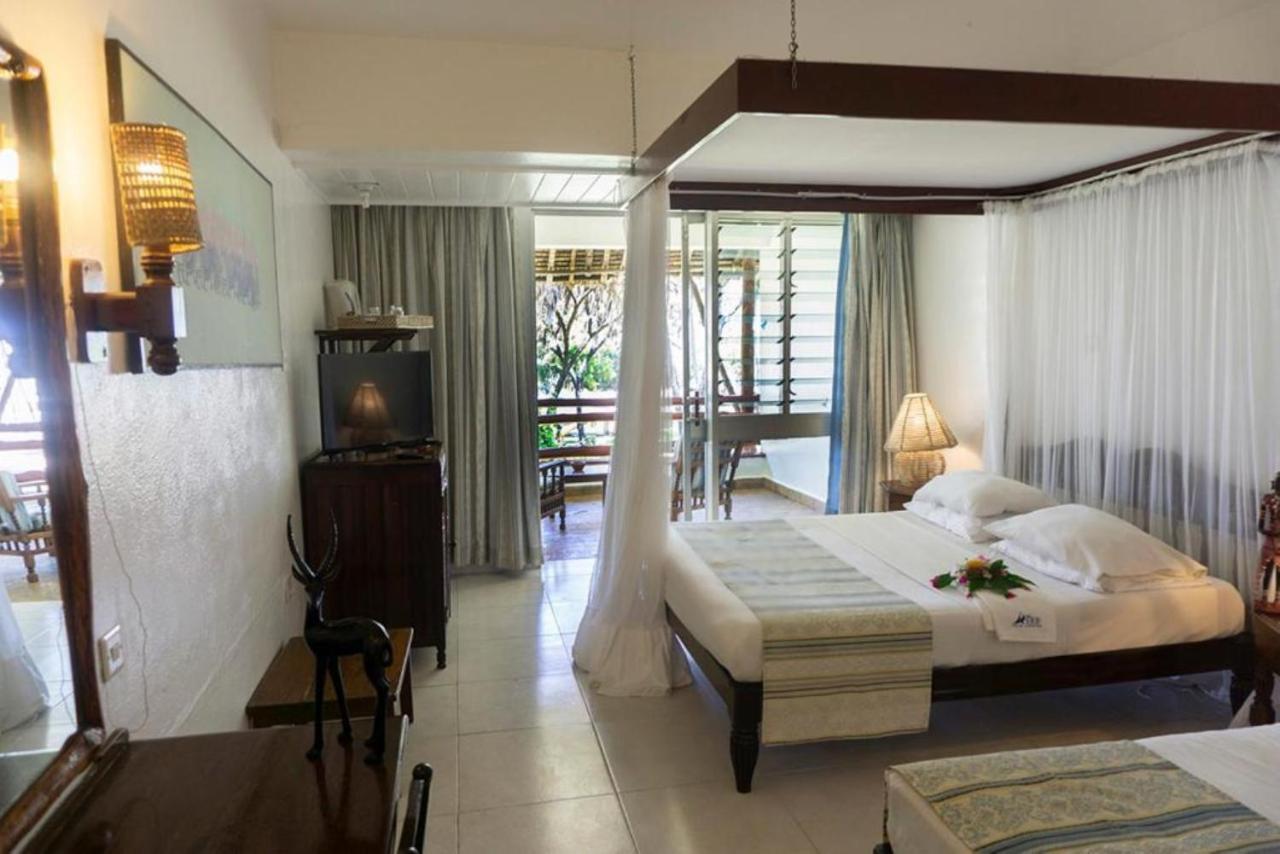 Reef Hotel Момбаса Екстериор снимка