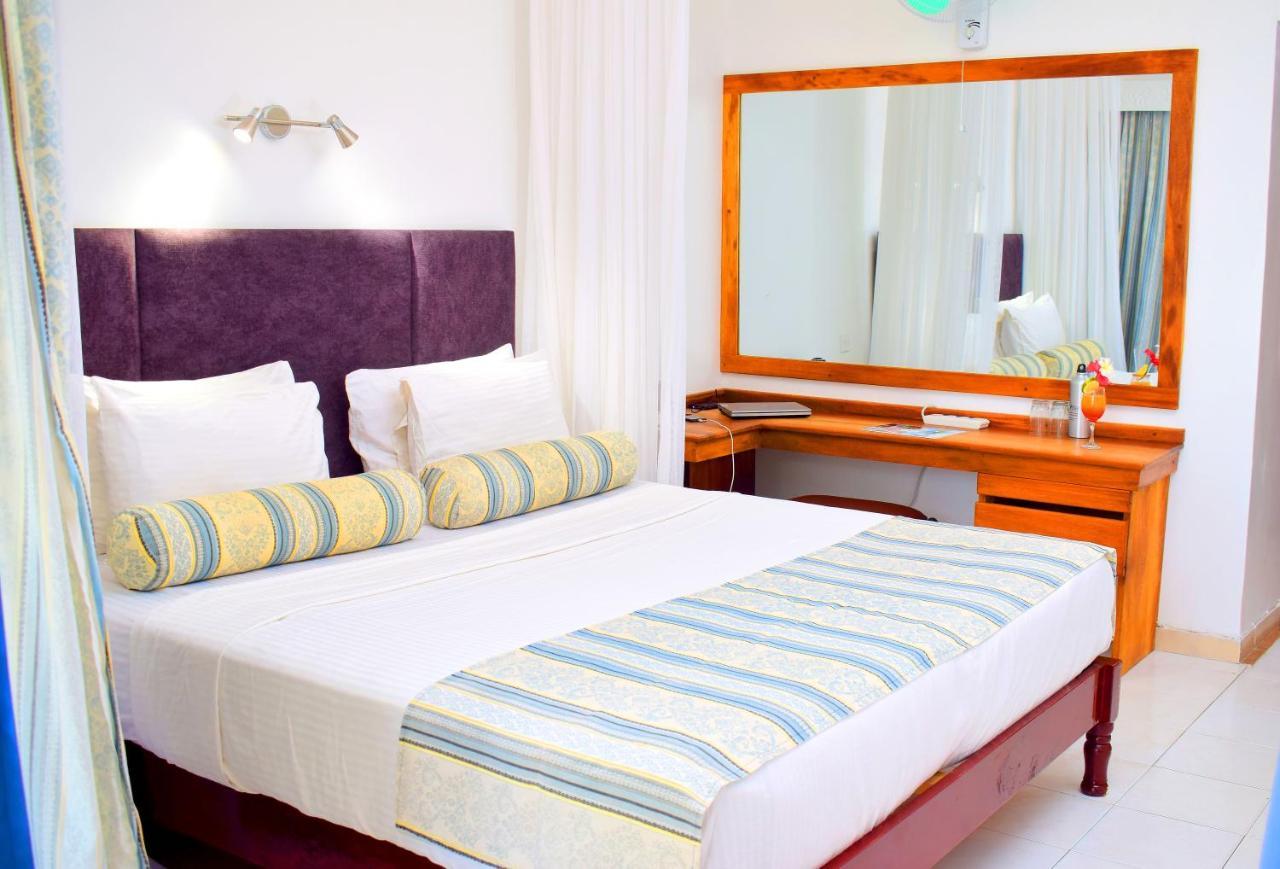 Reef Hotel Момбаса Екстериор снимка