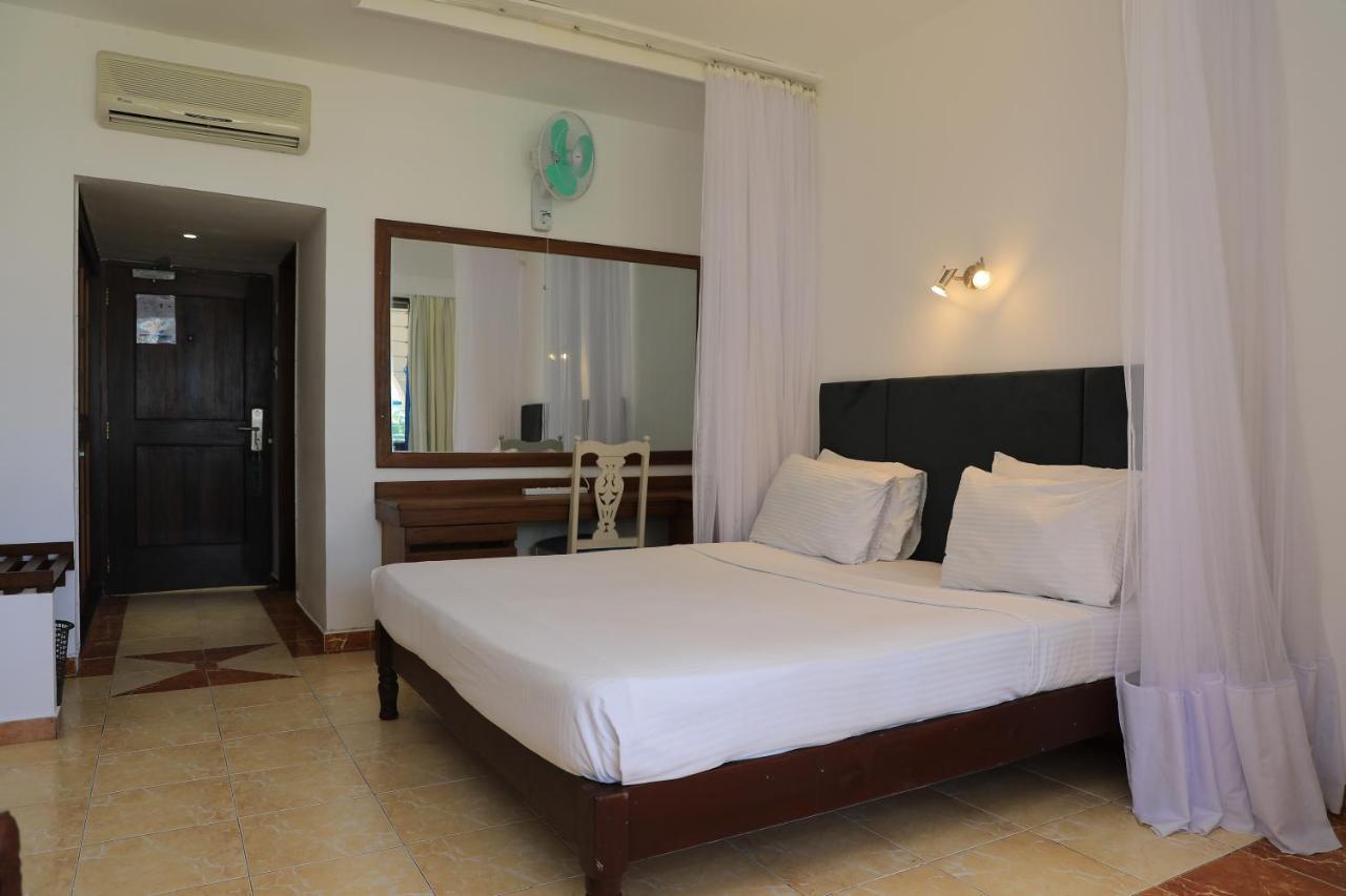 Reef Hotel Момбаса Екстериор снимка